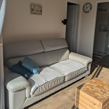 Comme A La Maison Clonas-sur-Vareze Екстериор снимка