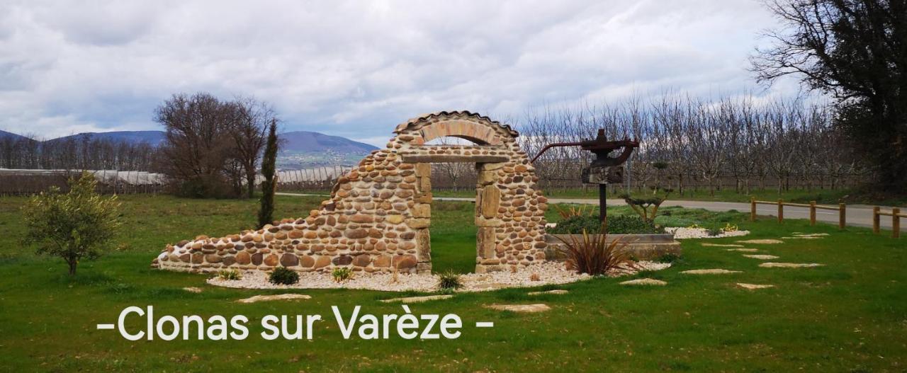 Comme A La Maison Clonas-sur-Vareze Екстериор снимка